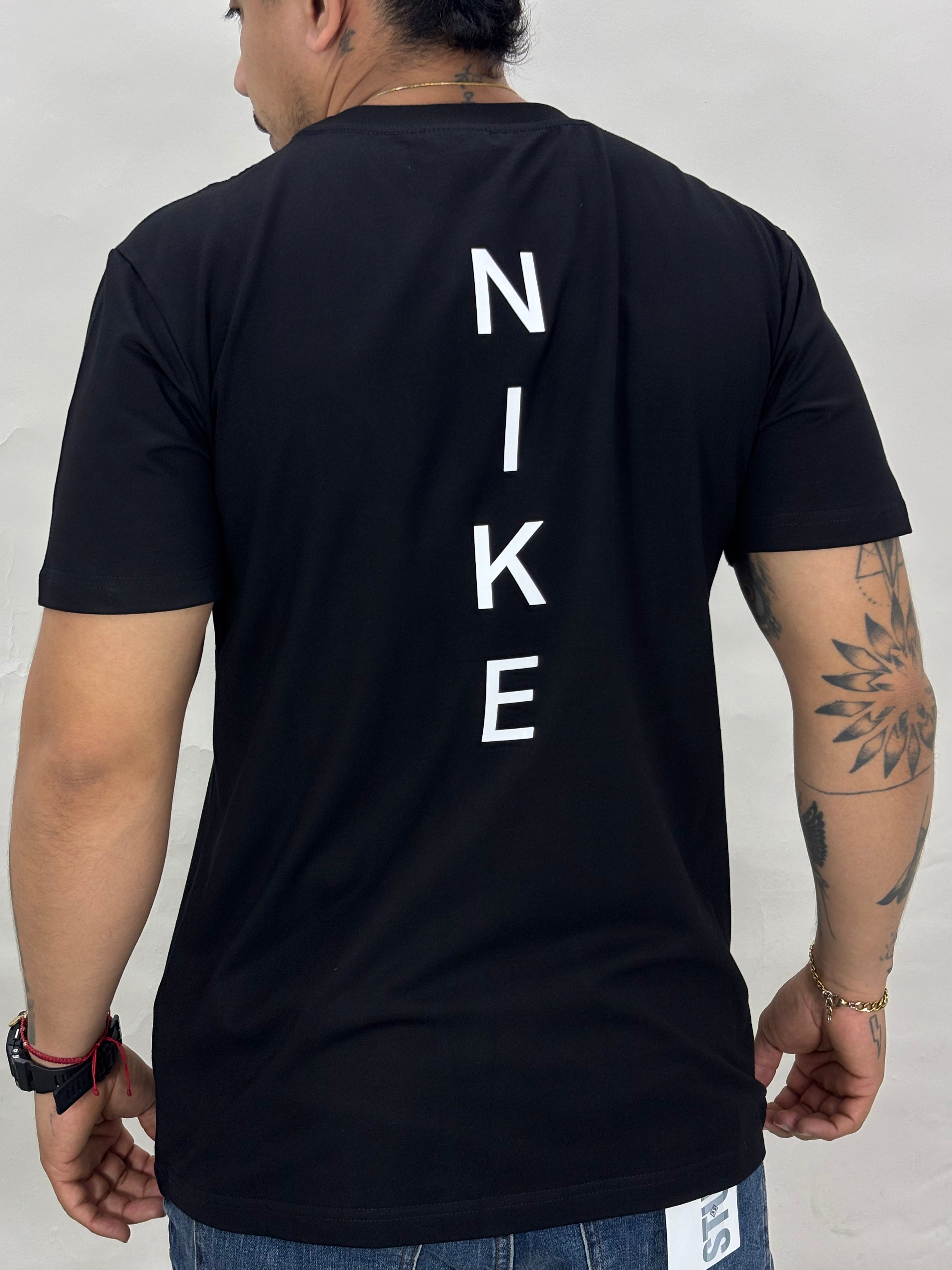 Camiseta Cuello Redondo — Premium