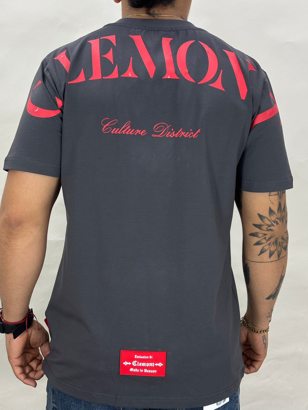 Camiseta Cuello Redondo — Premium