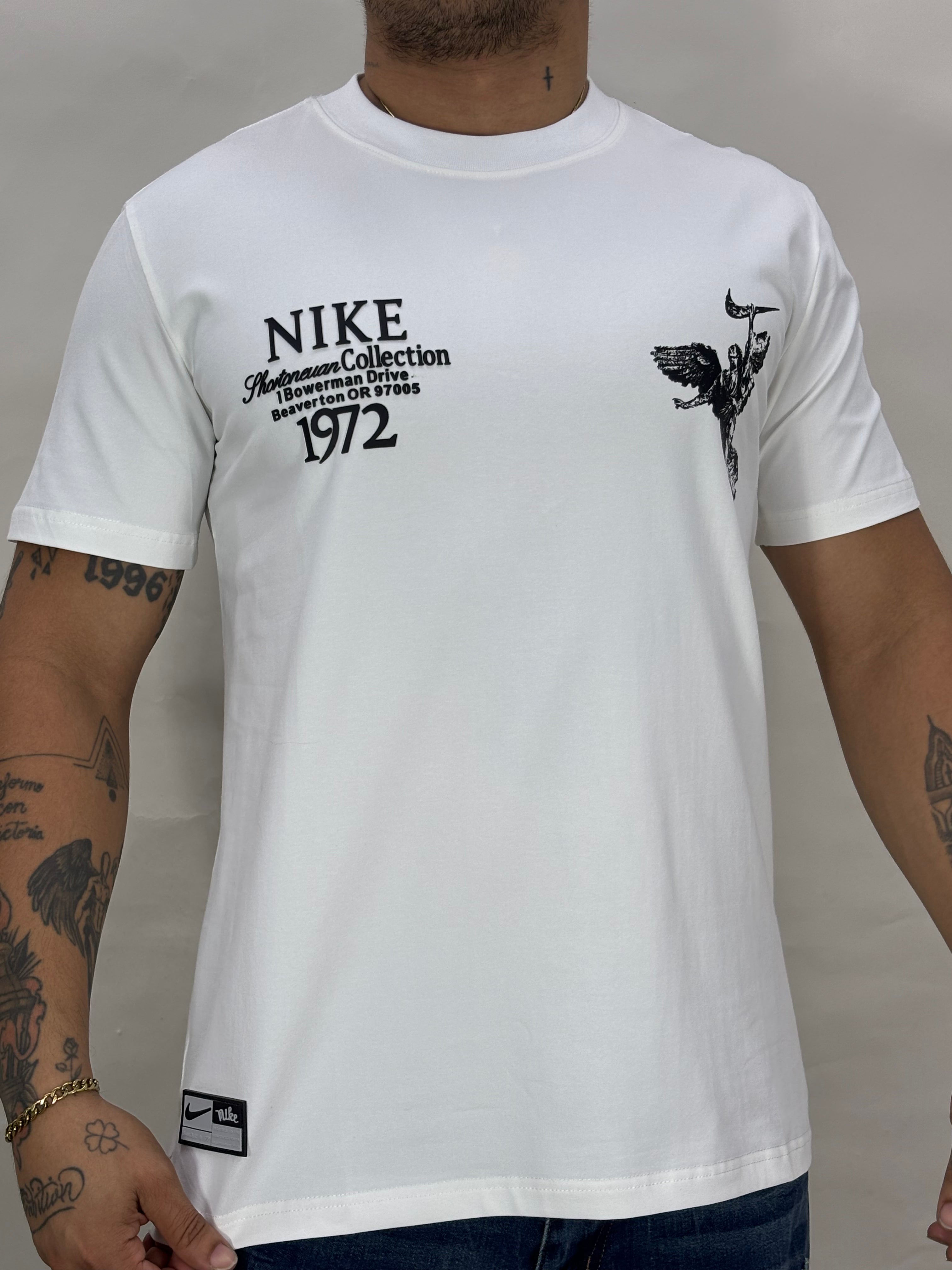 Camiseta Cuello Redondo — Premium