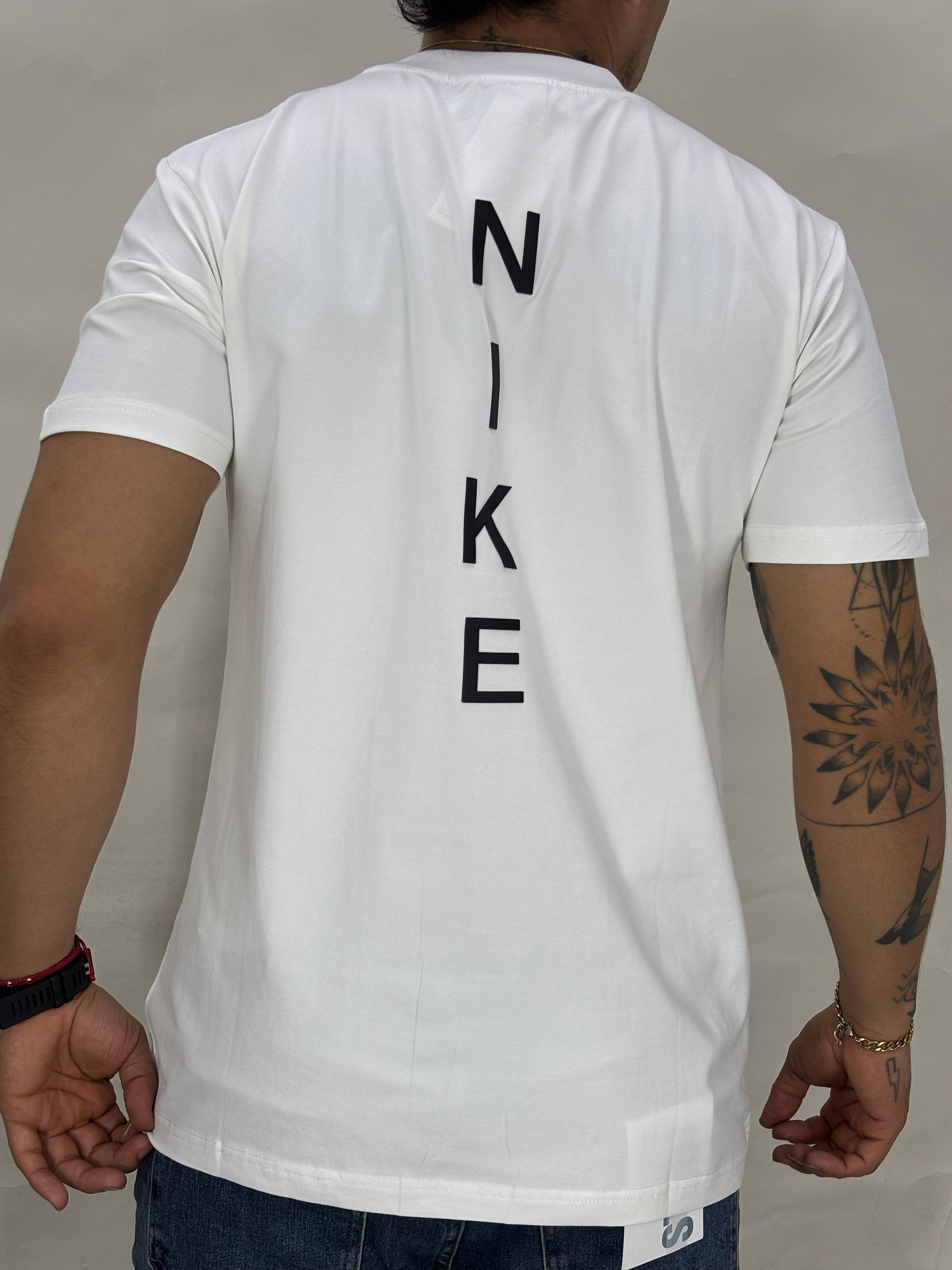 Camiseta Cuello Redondo — Premium
