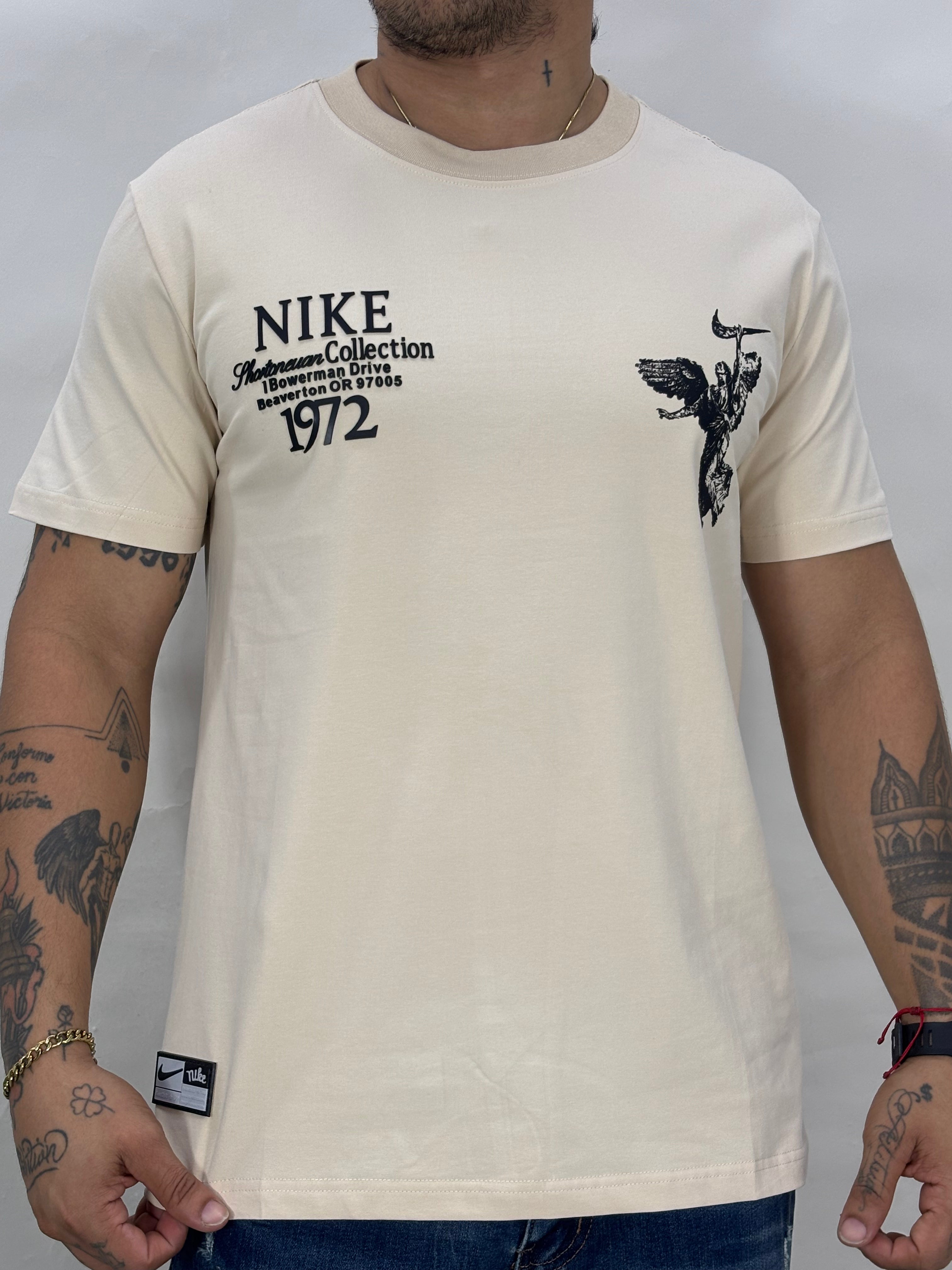 Camiseta Cuello Redondo — Premium